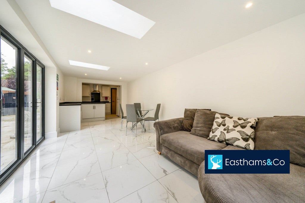 Room Oaktree Close in Preston