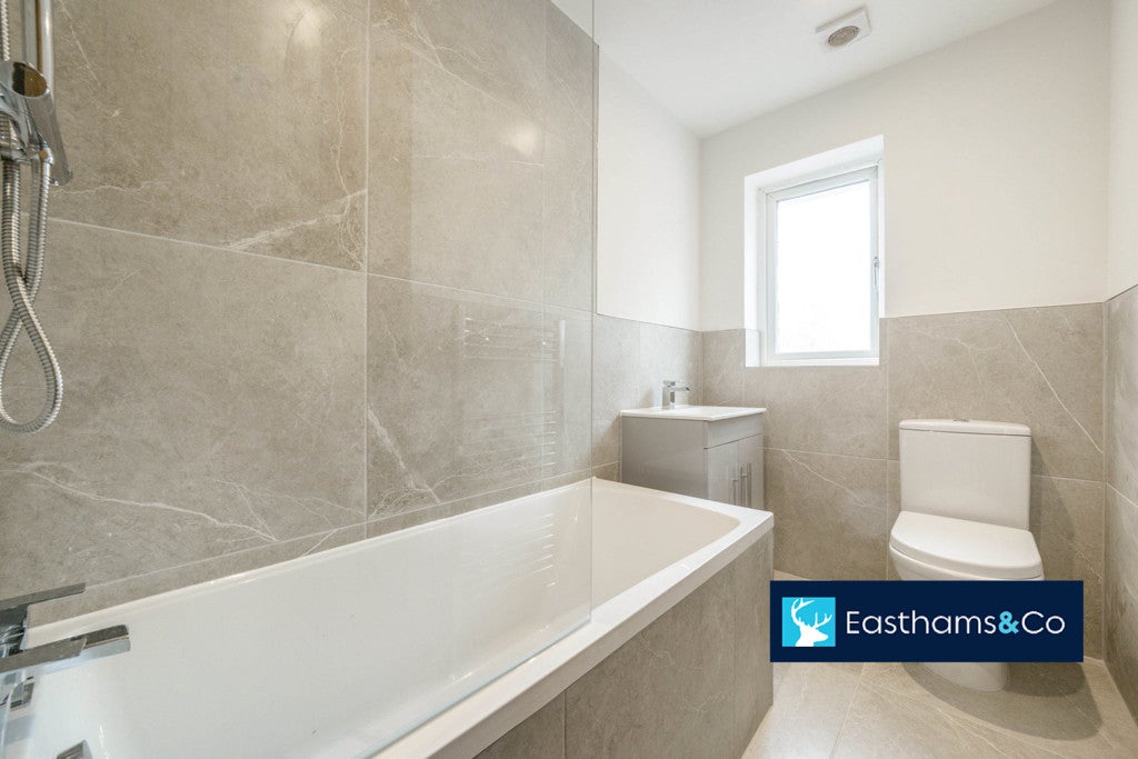 Room Oaktree Close in Preston