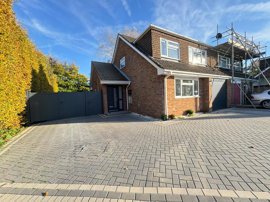 House Lightsfield in Basingstoke and Deane