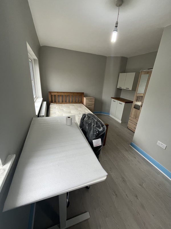 Room Charter Avenue in Coventry