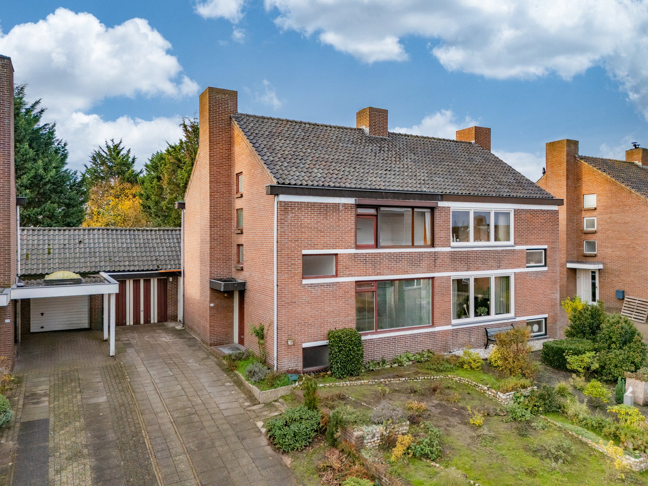 Huis Papenbeek 61 in Well L