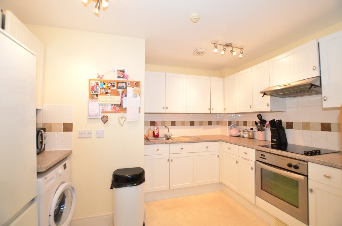 Flat Wacher Court in Canterbury