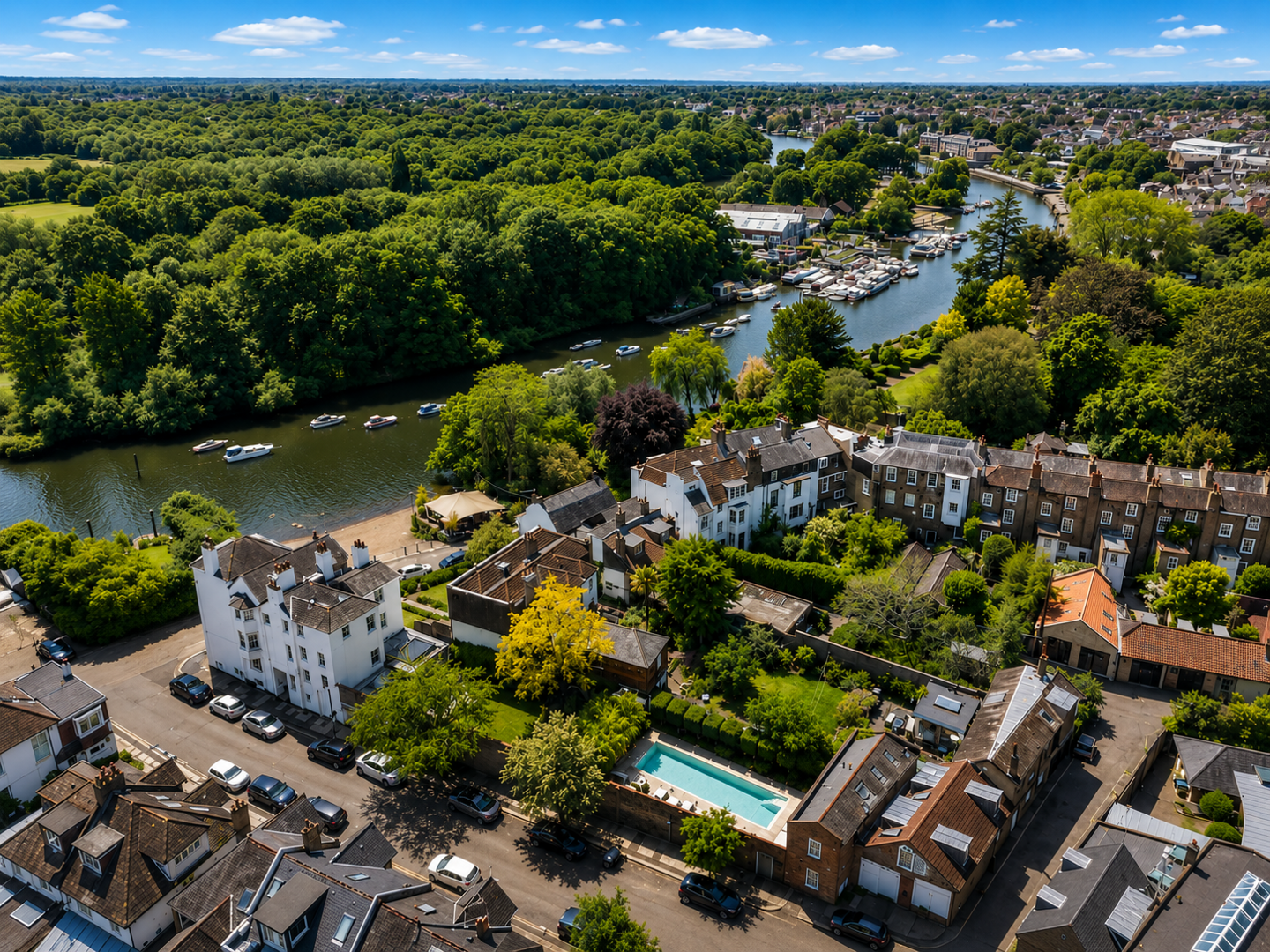 Flat Richmond Road in Greater London