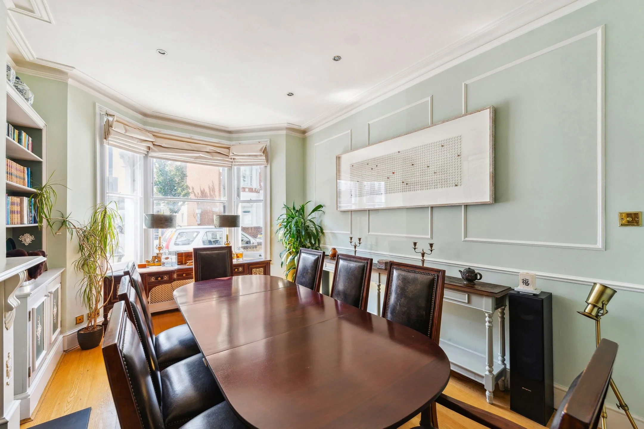 House Waldemar Avenue in Greater London