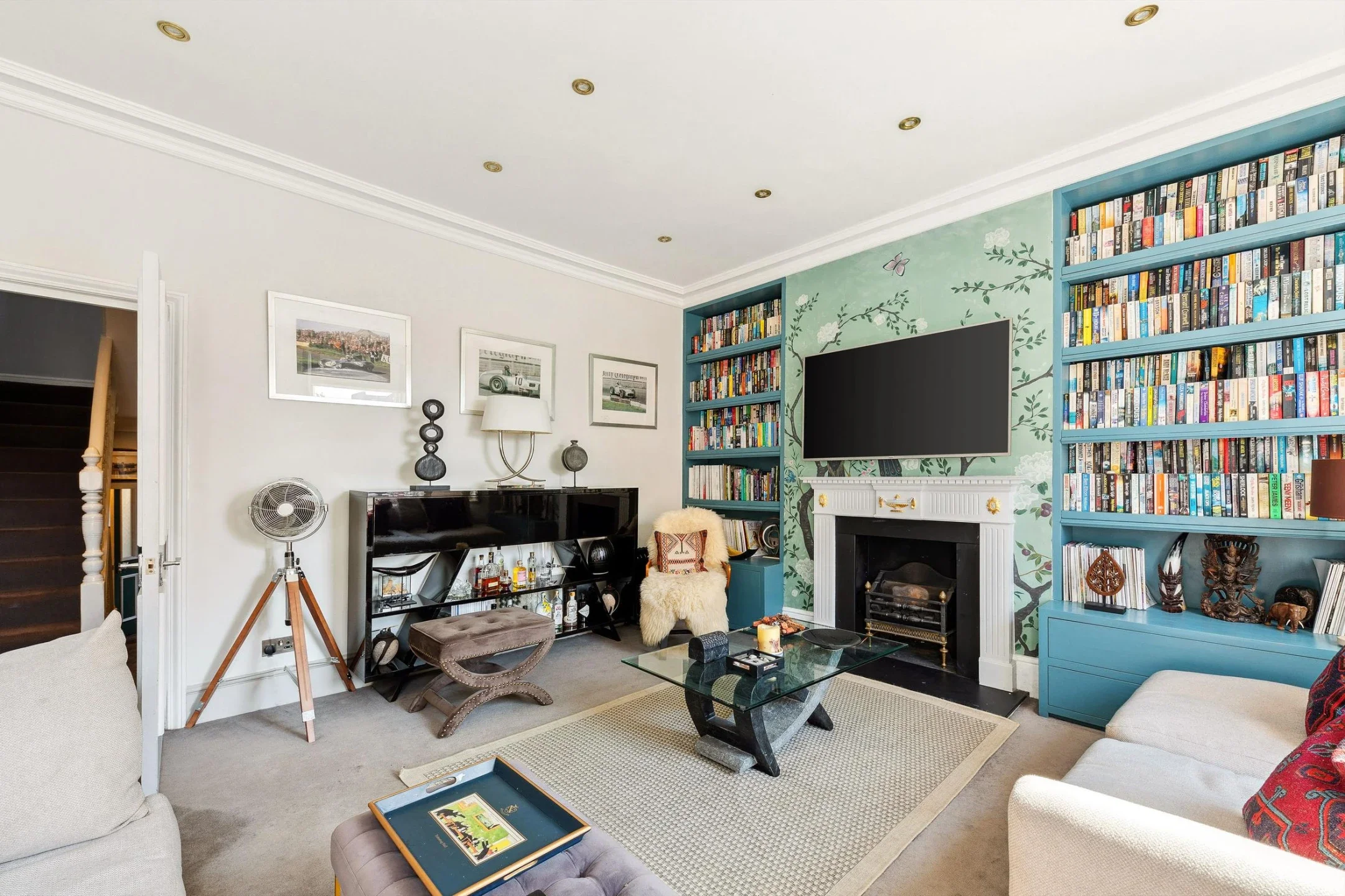 House Waldemar Avenue in Greater London