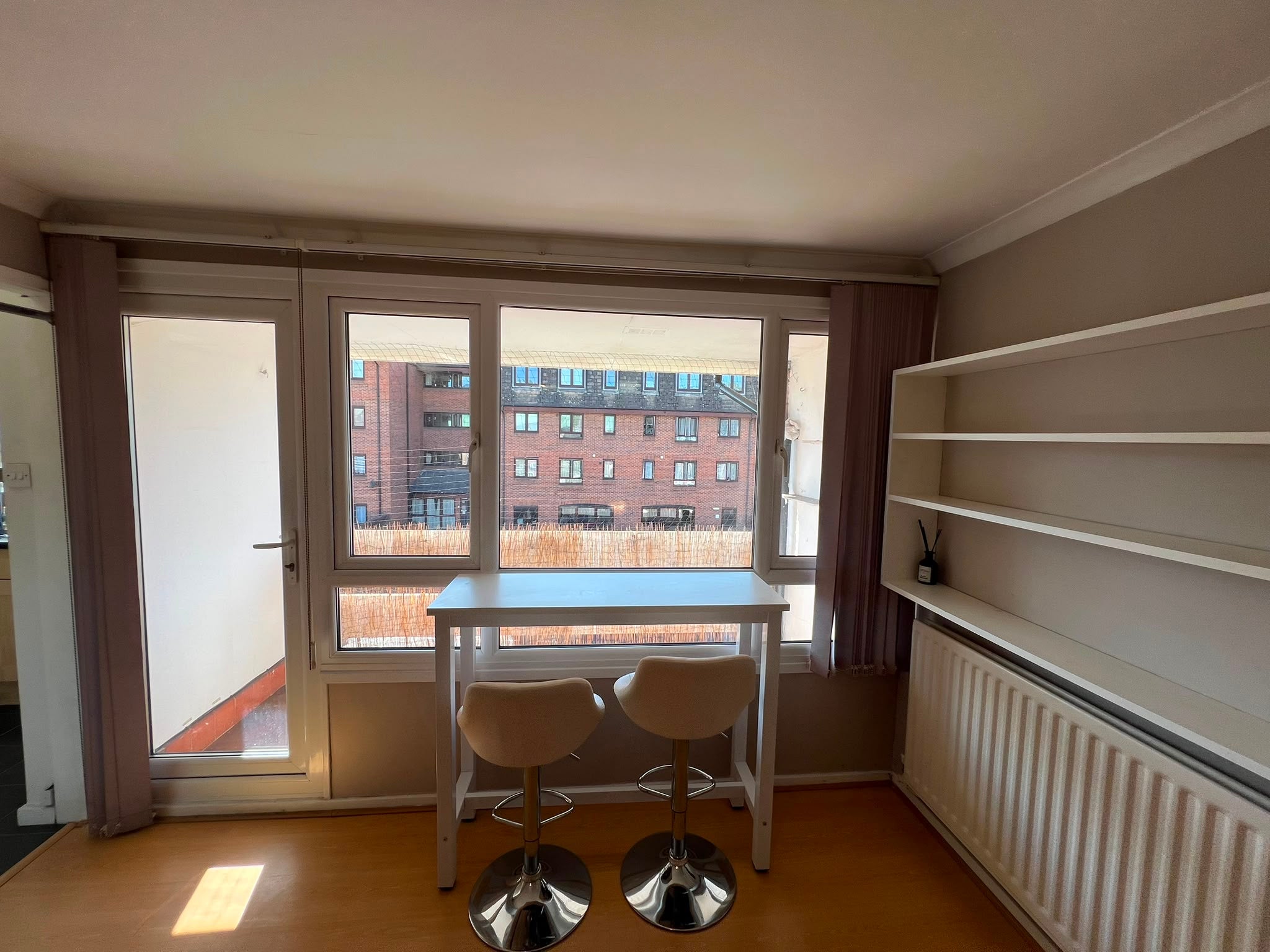 Flat Outram Road in Greater London