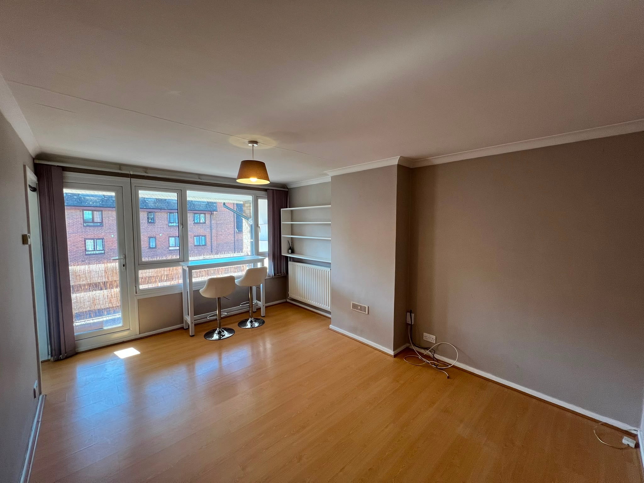 Flat Outram Road in Greater London