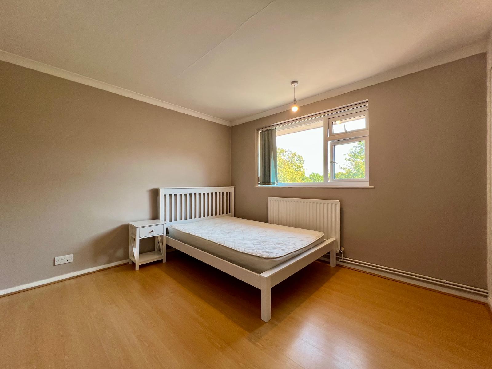 Flat Outram Road in London