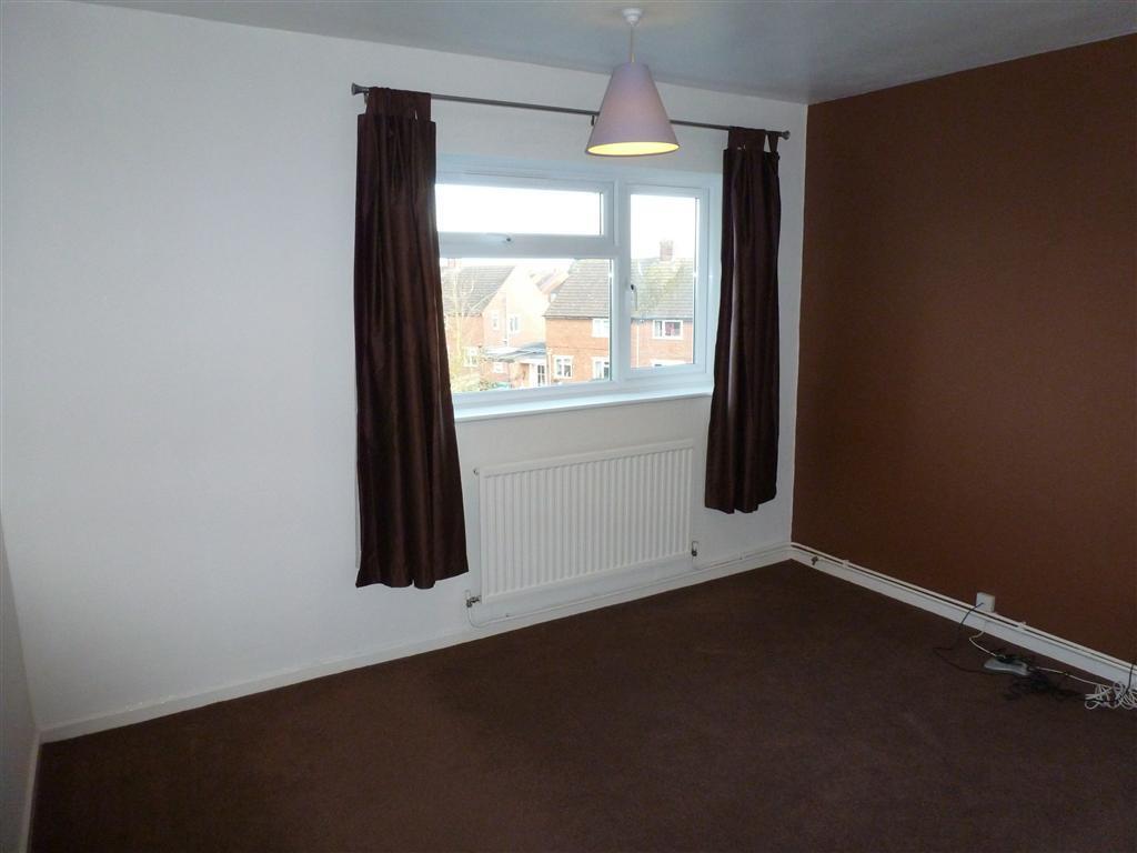 Flat Priory Crescent in Aylesbury