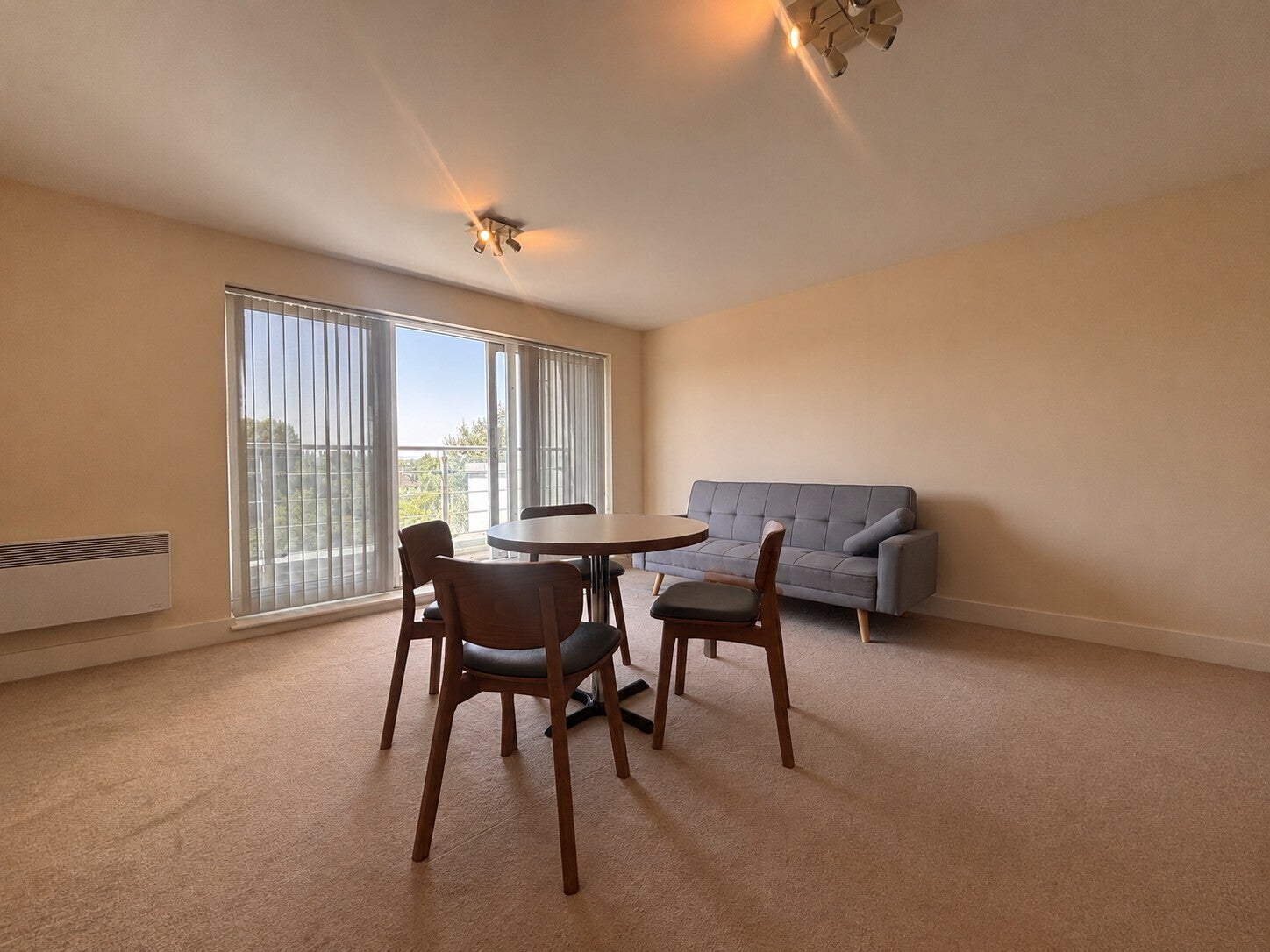 Flat Coxhill Way in Aylesbury