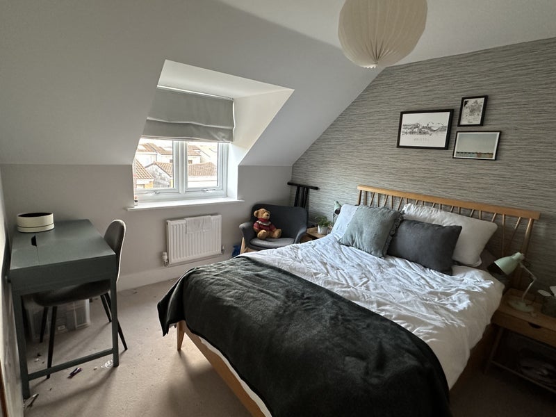 Room Old Pump House Close in Bristol