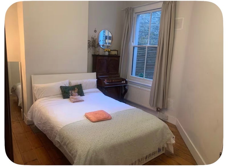Room Brunswick Road in Greater London