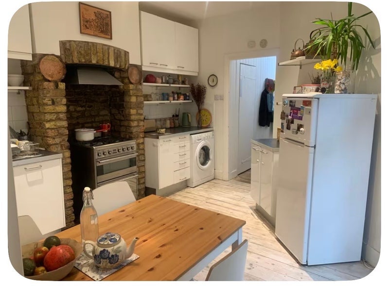 Room Brunswick Road in Greater London