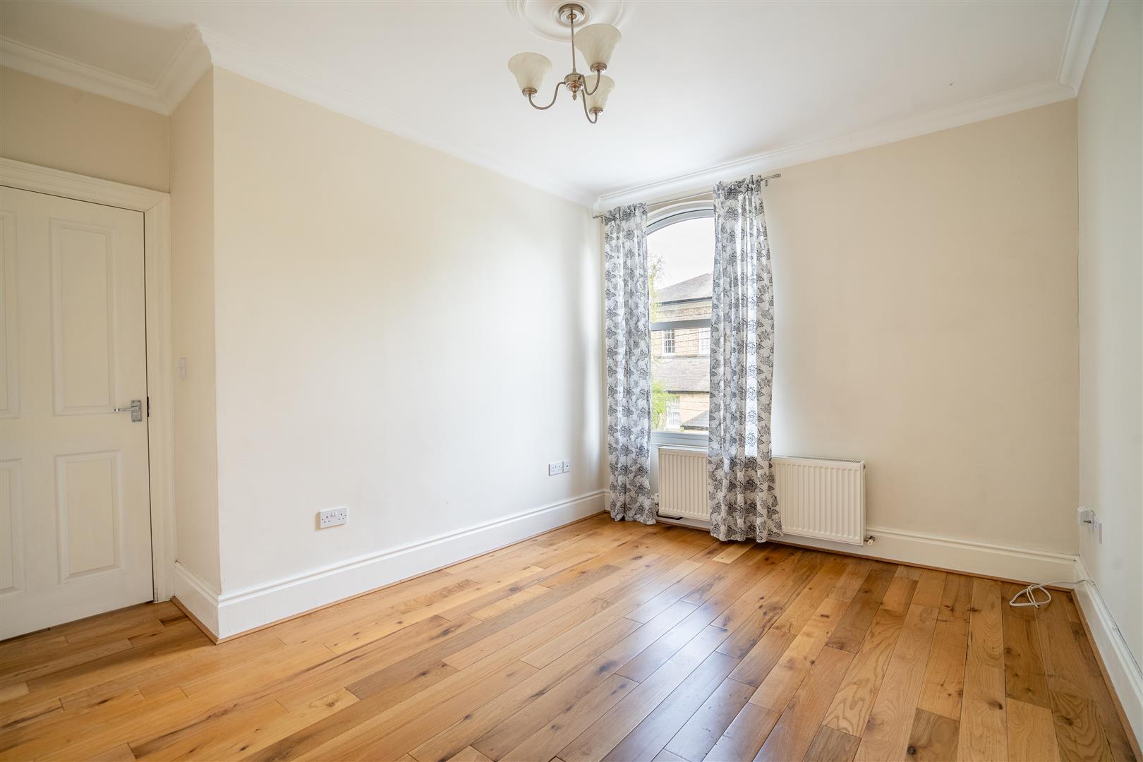 Flat Marlborough Grove in York