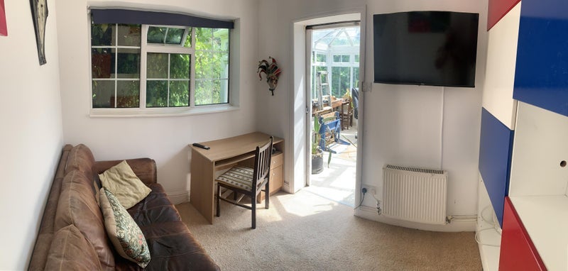 Room Green Farms Lane in Billericay