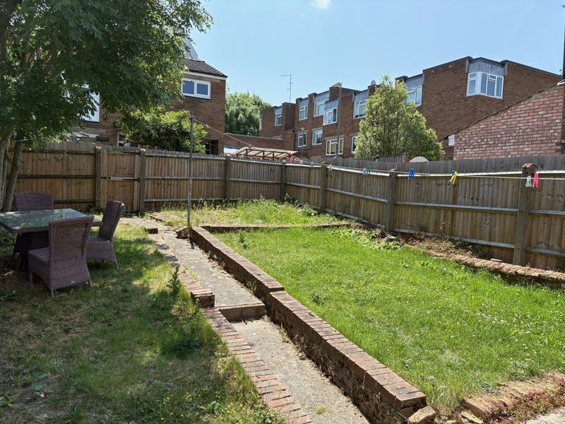 Room Ryde Vale in Greater London