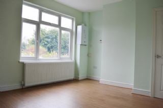 Room Boundary Road in Greater London