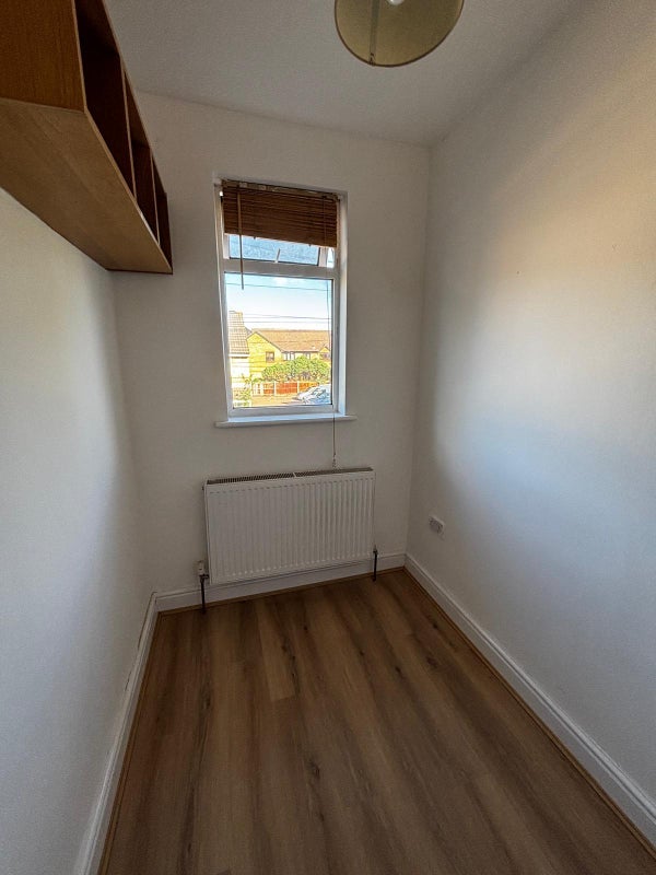 Room Boundary Road in Greater London