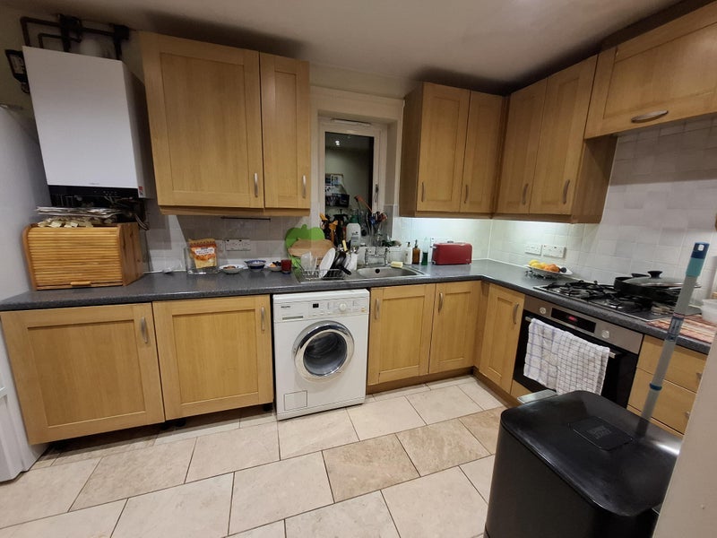 Room Borrowdale Close in Greater London