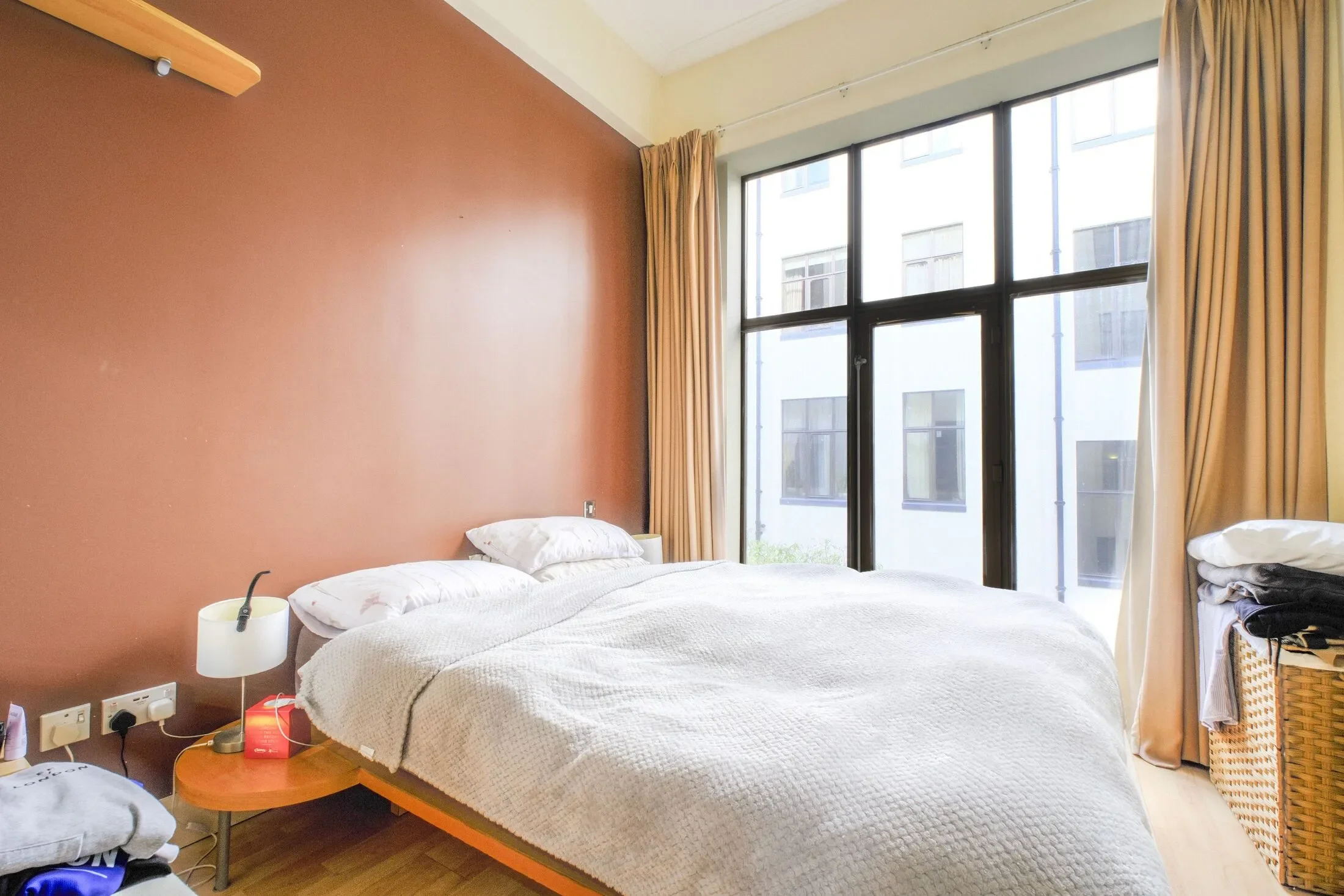 Flat Prescot Street in Greater London