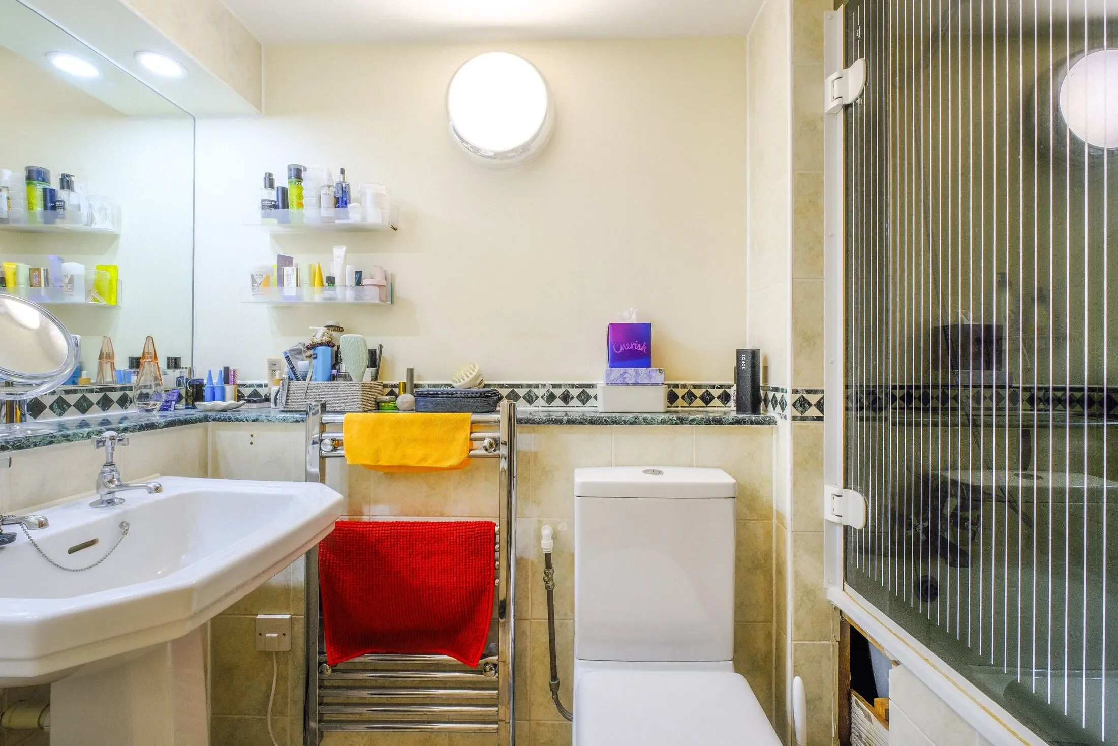 Flat Prescot Street in Greater London