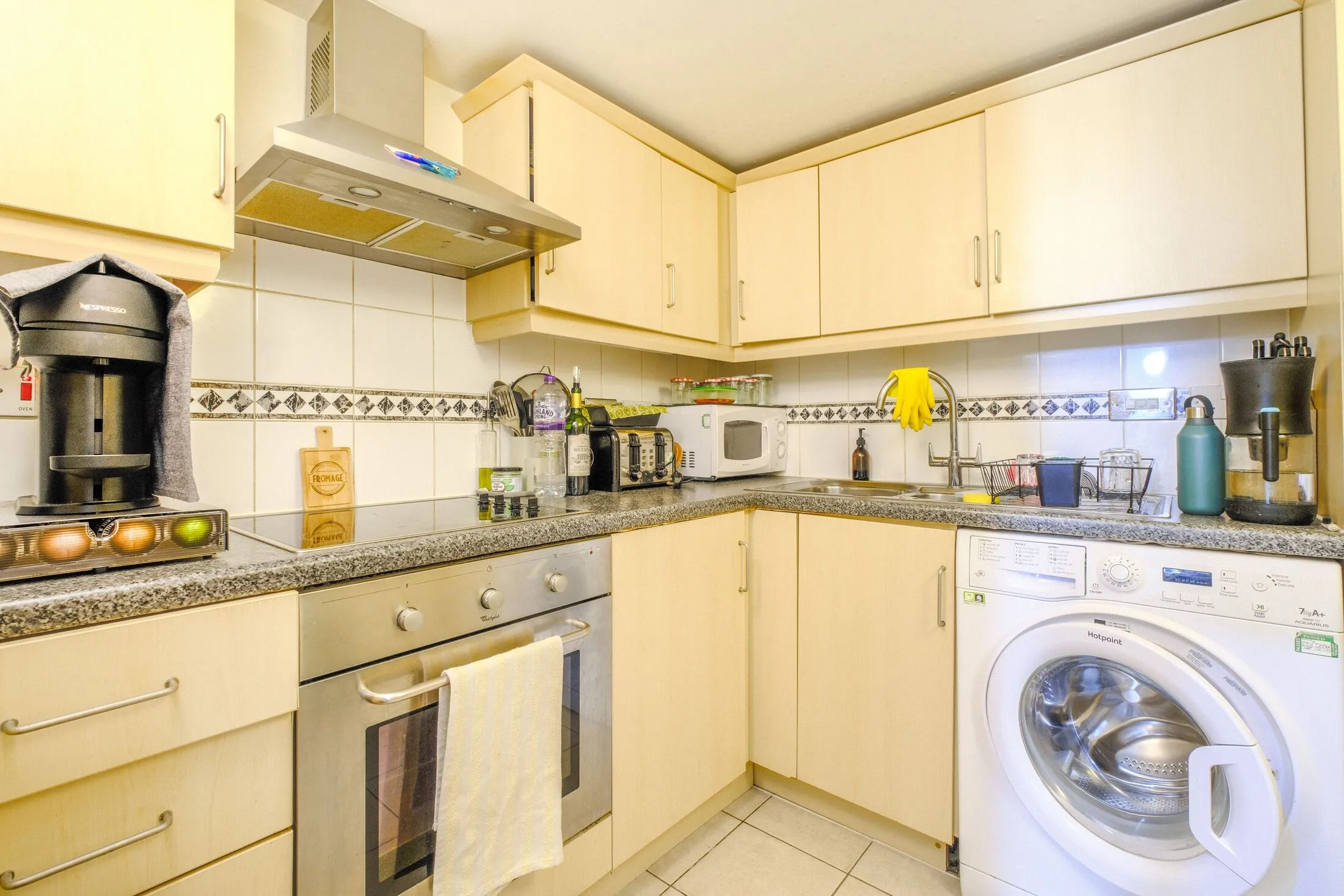Flat Prescot Street in Greater London