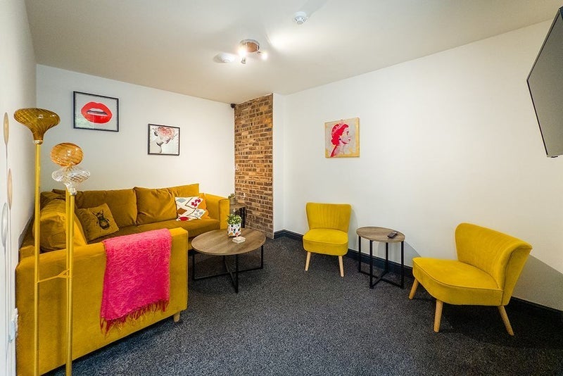 Room Cranmer Street in Stoke-on-Trent