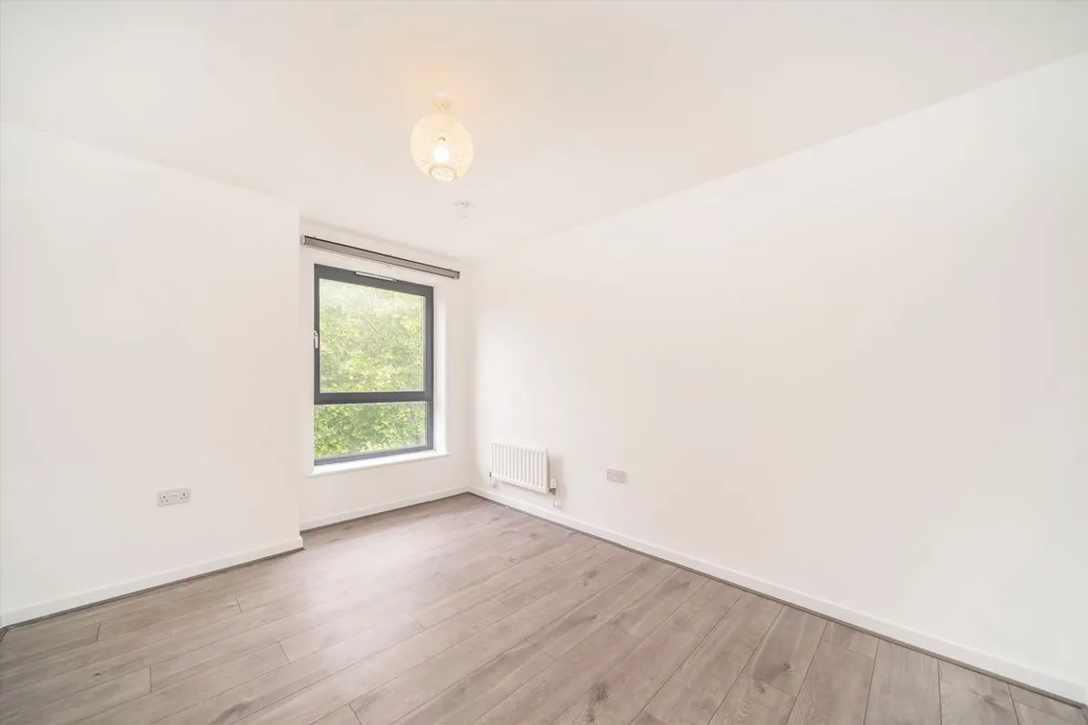 Flat All Saints Road in Greater London