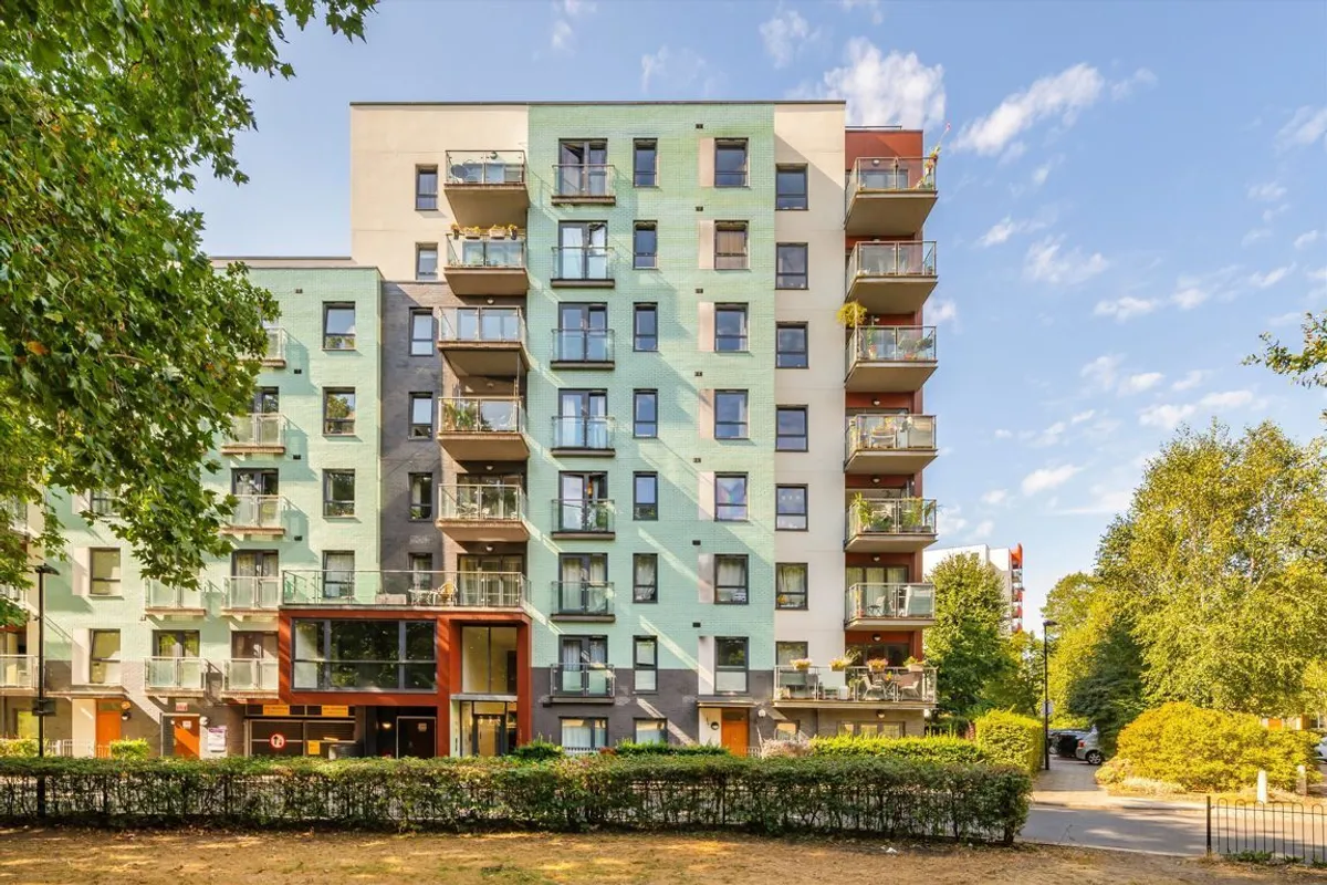 Flat All Saints Road in Greater London