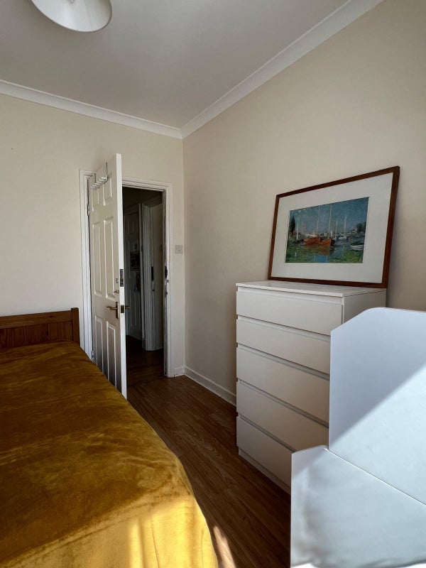 Room Guild Road in Greater London