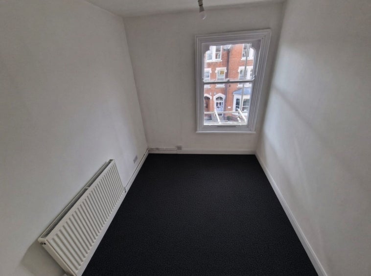 Flat Westleigh Road in Leicester