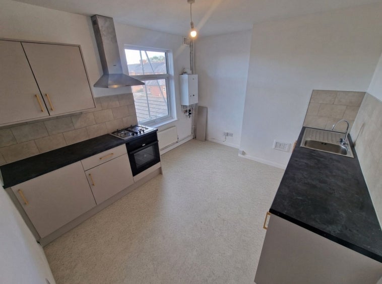 Flat Westleigh Road in Leicester