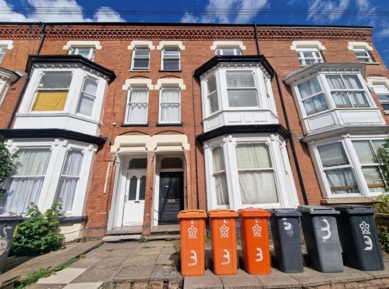 Flat Westleigh Road in Leicester