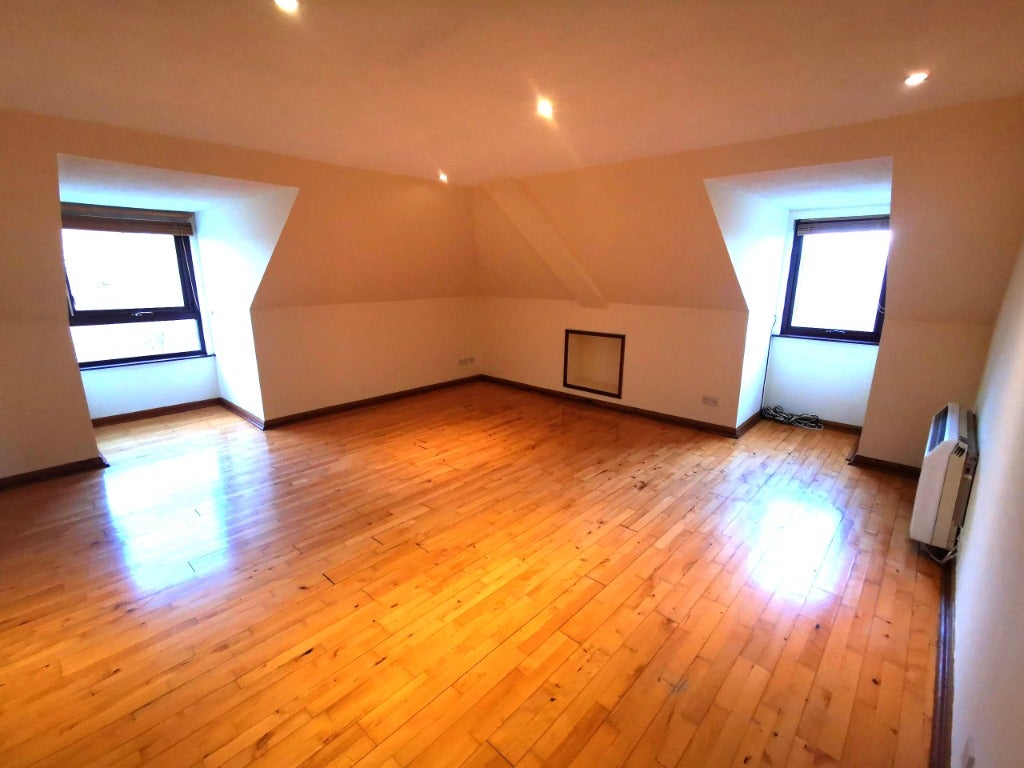 Flat Braemar Gardens in Dundee