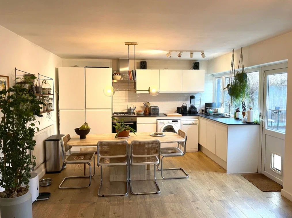 House Annie Besant Close in Greater London