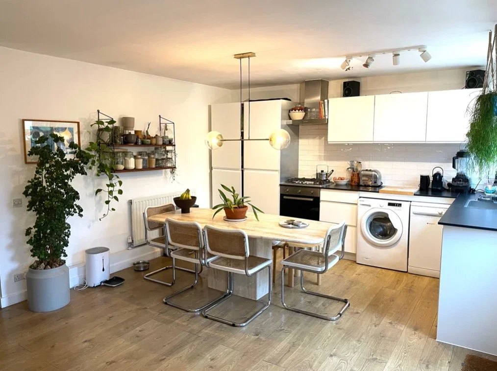 House Annie Besant Close in Greater London