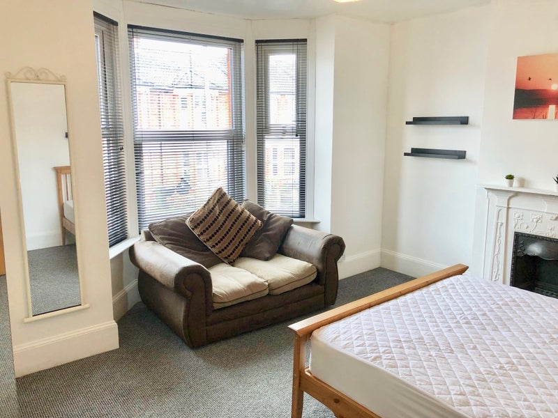 Room King Edward Road in Maidstone