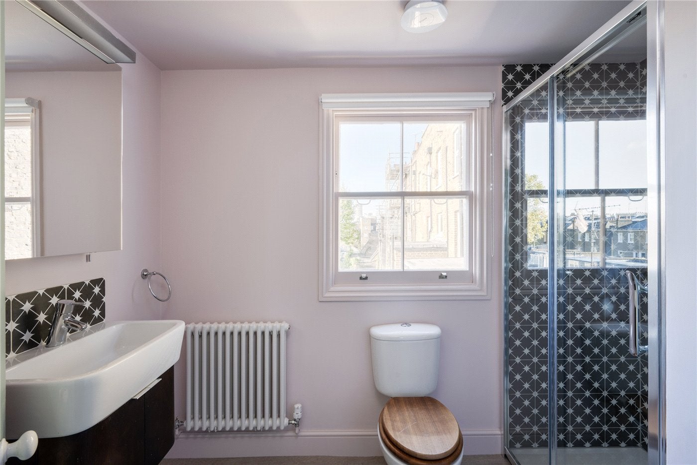 Flat Kensington Park Road in Greater London