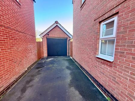 Flat Suffolk Way in South Derbyshire