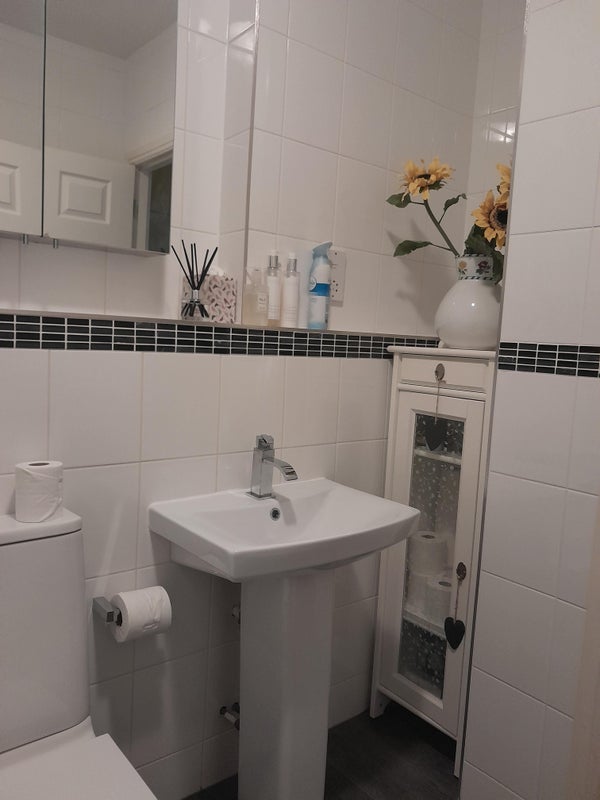 Room Margaret Rose Drive in City of Edinburgh