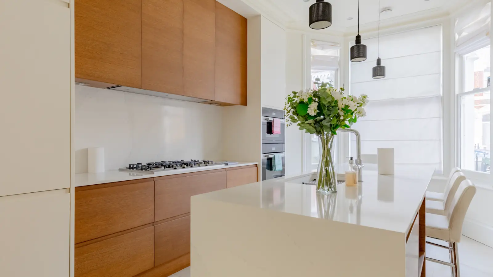 Flat Melrose Gardens in Greater London