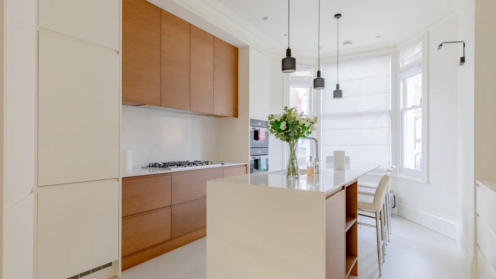 Flat Melrose Gardens in Greater London