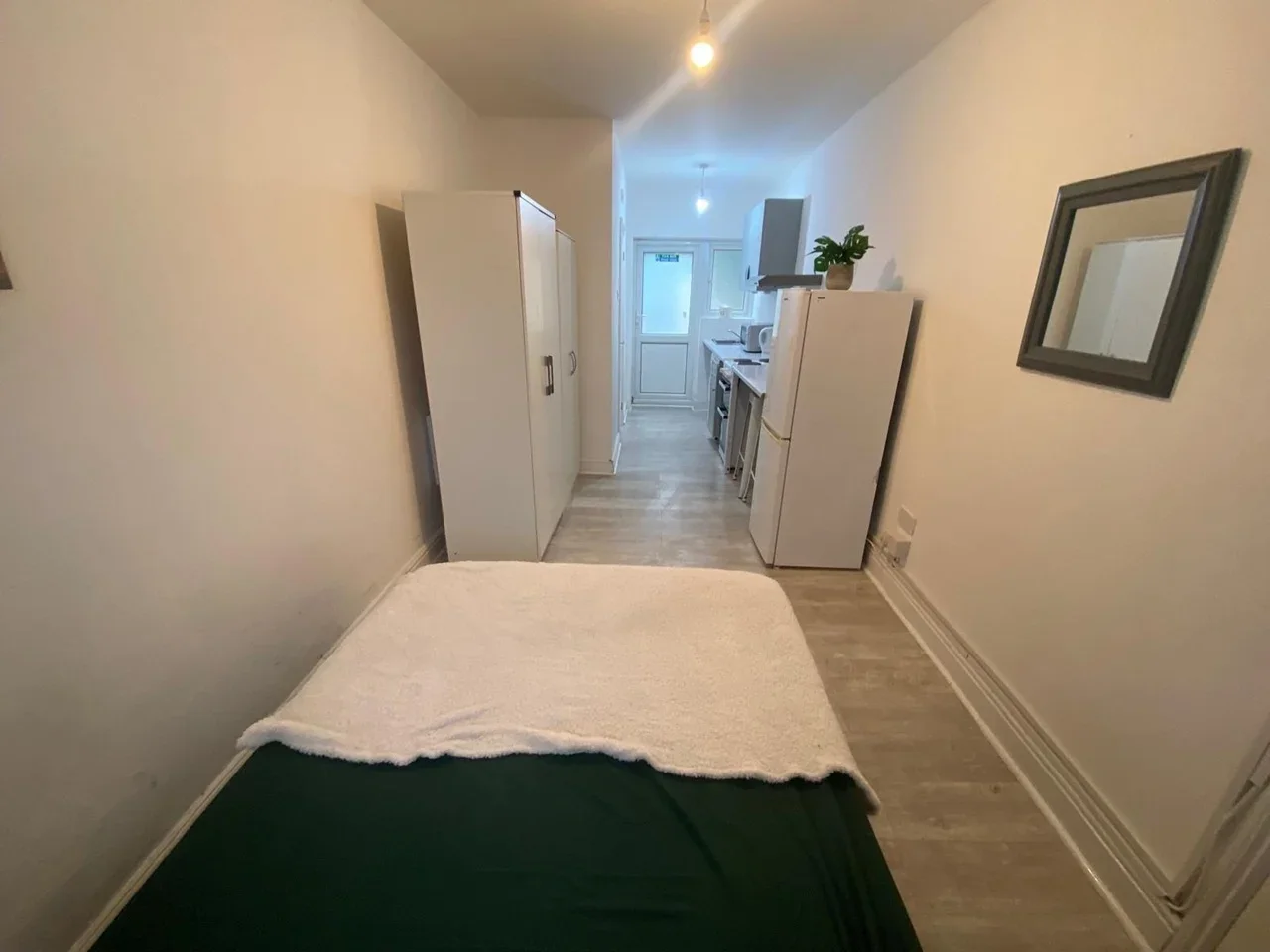 Flat Neasden Lane in Greater London