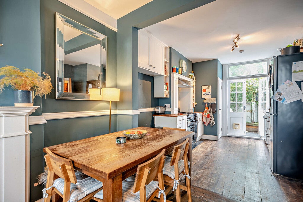 Flat Shenley Road in Greater London