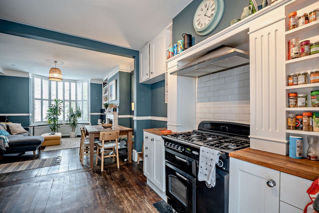 Flat Shenley Road in Greater London