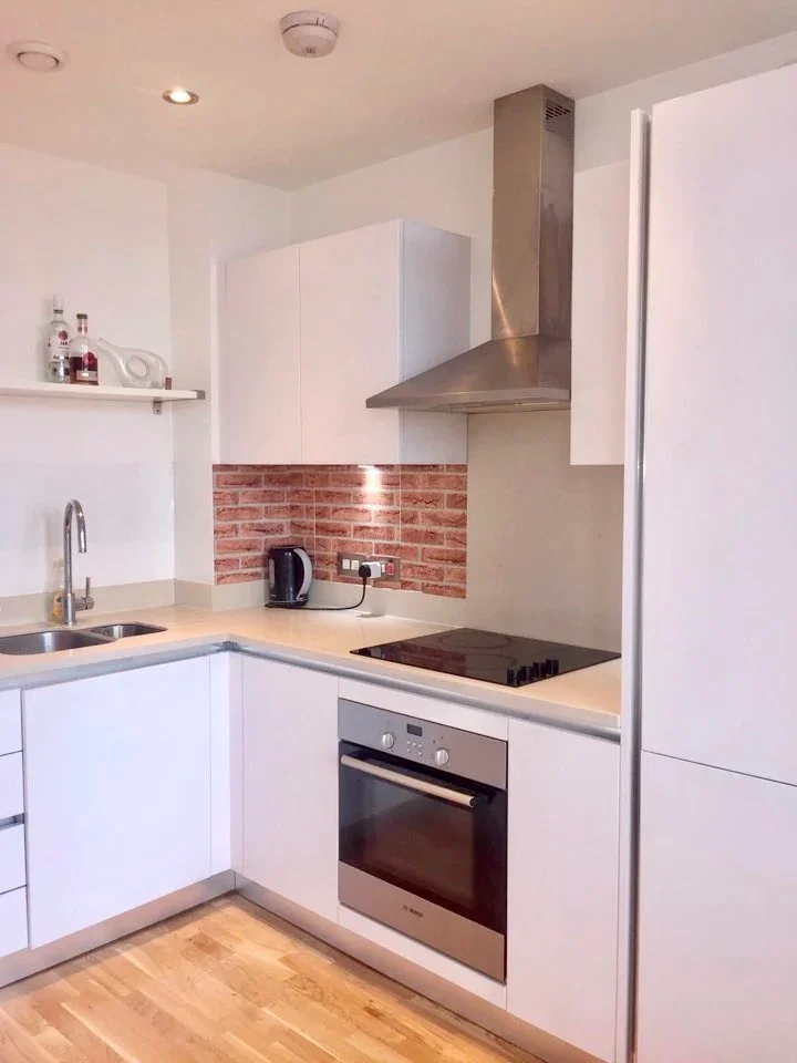 Flat Streatham High Road in Greater London