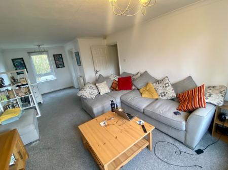 Flat Woodfield Close in Birmingham