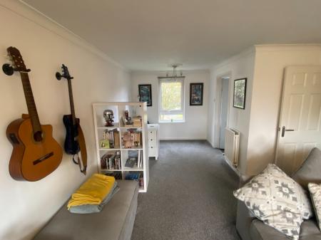 Flat Woodfield Close in Birmingham