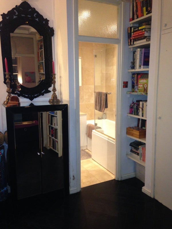 Room Frampton Street in City of Westminster