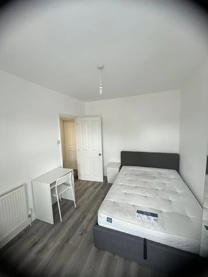 Room Balmoral Road in Gillingham